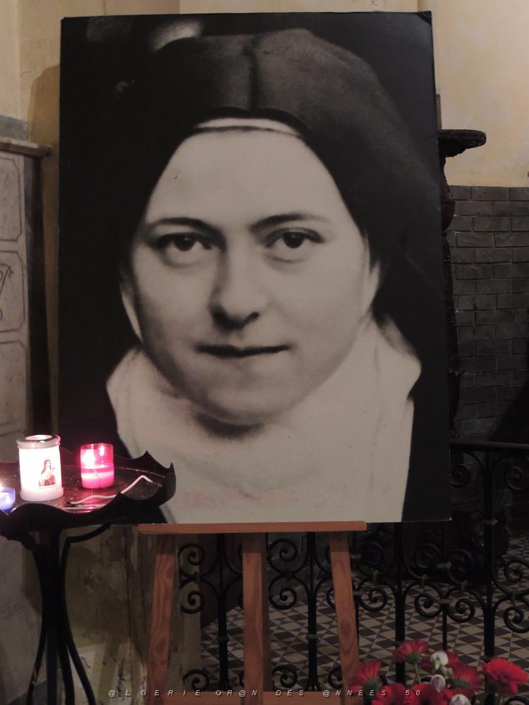 21  la Vierge Marie de Lisieux.JPG -           